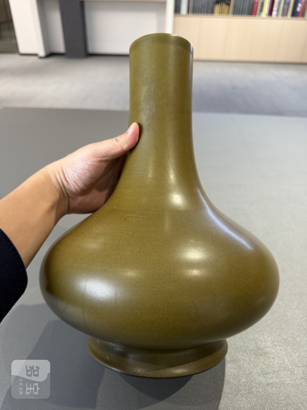 清嘉庆 茶叶末釉荸荠瓶 - 图2